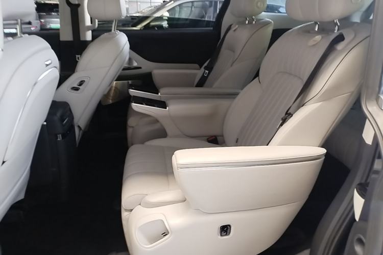 Used VOYAH Dream 2025 PHEV Four-Wheel-Drive Flagship Kunpeng Edition Left Rear Seat