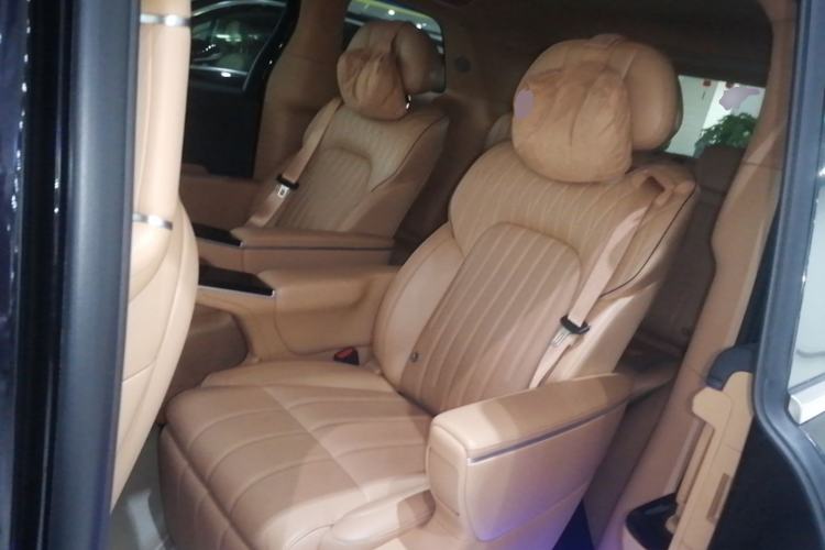 Used VOYAH Dream 2025 PHEV Four-Wheel-Drive Flagship Kunpeng Edition Left Rear Seat