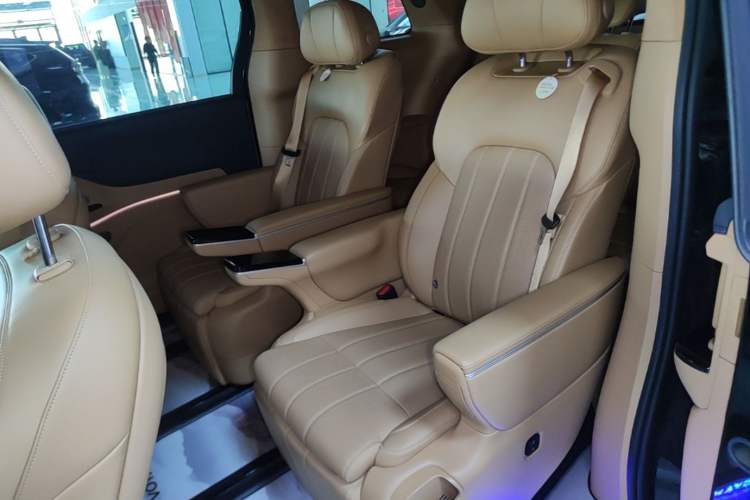 Used VOYAH Dream 2025 PHEV Four-Wheel Drive Prestige Qiankun Edition Left Rear Seat