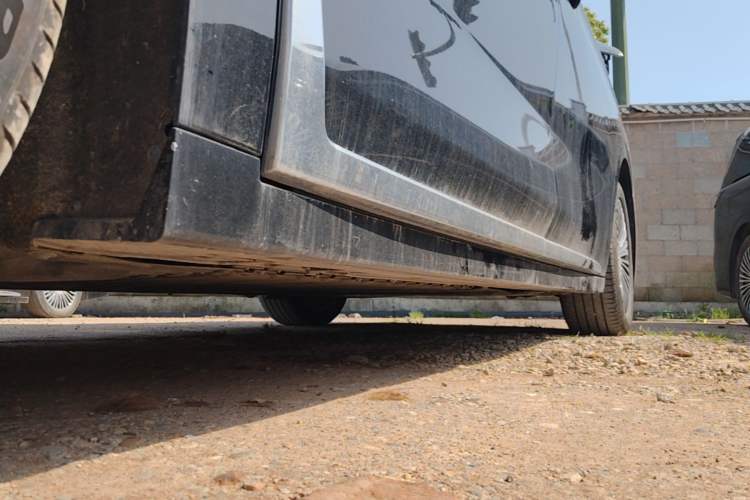 Used VOYAH Dream 2025 PHEV Four-Wheel Drive Prestige Qiankun Edition Left Side Sill