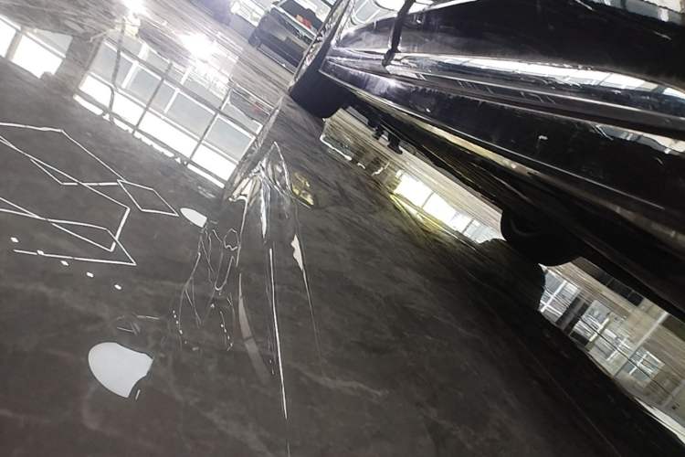 Used VOYAH Dream 2025 PHEV Four-Wheel-Drive Flagship Kunpeng Edition Left Side Sill