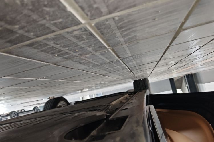 Used VOYAH Dream 2025 PHEV Four-Wheel Drive Excellence Kunpeng Edition Left Side Sill