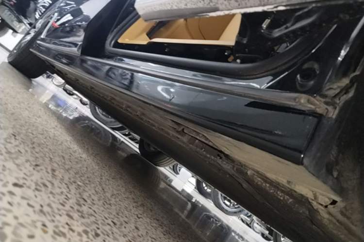 Used VOYAH Dream 2025 EV Long-range Century Edition Left Side Sill