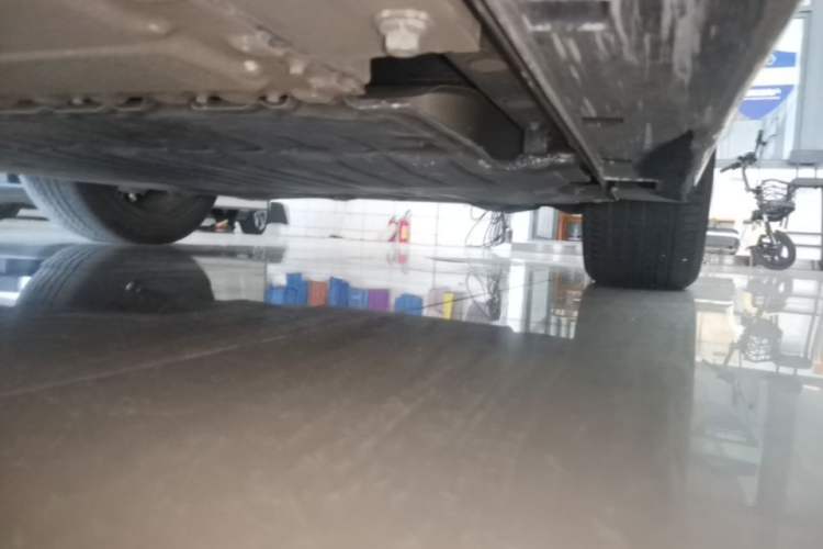 Used VOYAH Dream 2025 PHEV Four-Wheel Drive Prestige Kunpeng Edition Left Side Sill
