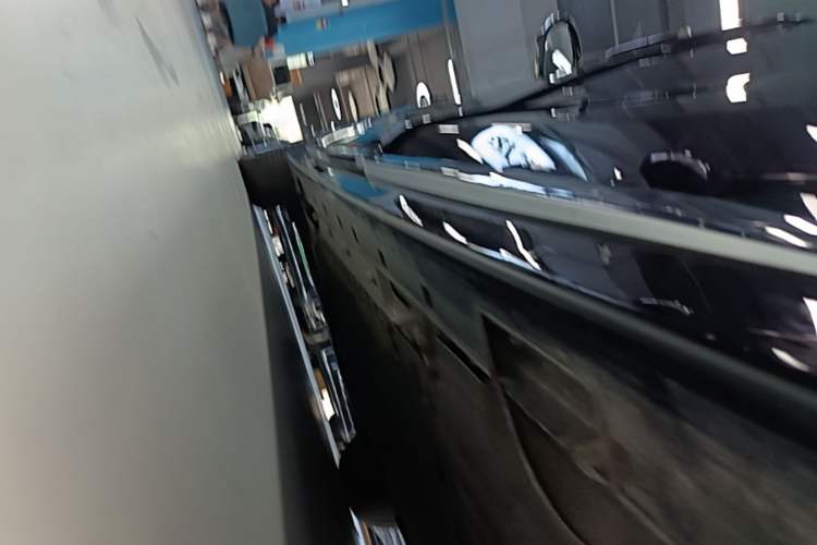 Used VOYAH Dream 2025 PHEV Four-Wheel-Drive Flagship Version – Qiankun Edition Left Side Sill