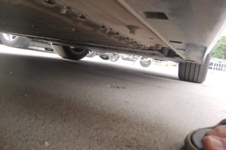 Used VOYAH Dream 2025 PHEV Four-Wheel Drive Prestige Qiankun Edition Left Side Sill