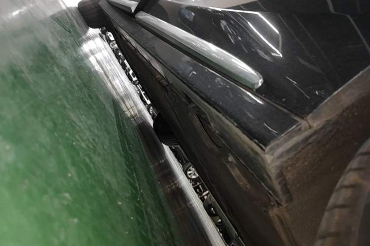 Used VOYAH Dream 2025 PHEV Four-Wheel Drive Prestige Kunpeng Edition Left Side Sill