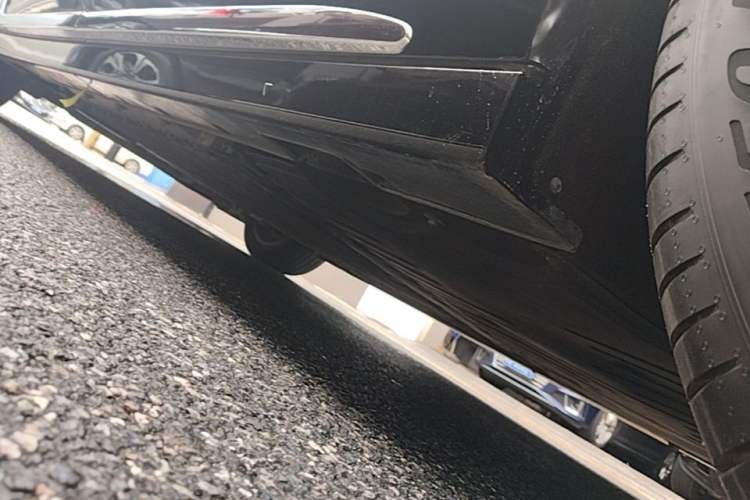 Used VOYAH Dream 2025 PHEV Four-Wheel Drive Prestige Qiankun Edition Left Side Sill