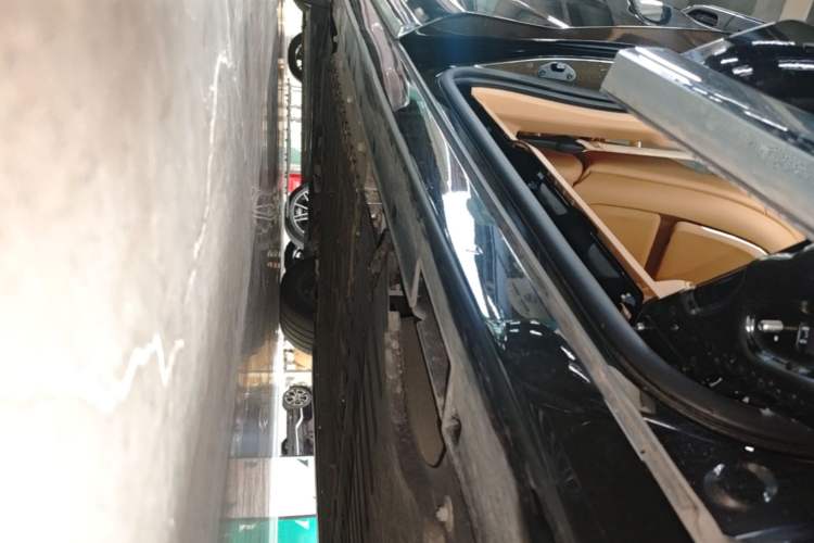 Used VOYAH Dream 2025 PHEV Four-Wheel-Drive Flagship Kunpeng Edition Left Side Sill