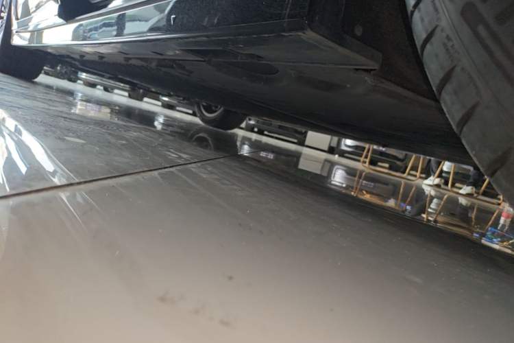 Used VOYAH Dream 2025 PHEV Four-Wheel Drive Prestige Qiankun Edition Left Side Sill