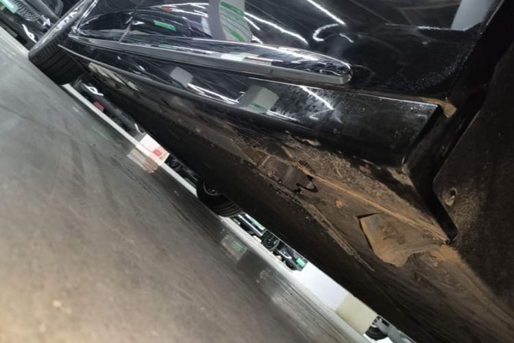 Used VOYAH Dream 2025 EV Four-Wheel-Drive Flagship Qiankun Version Left Side Sill