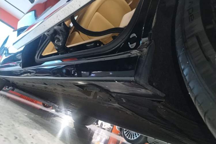Used VOYAH Dream 2025 EV Long-range Century Edition Left Side Sill