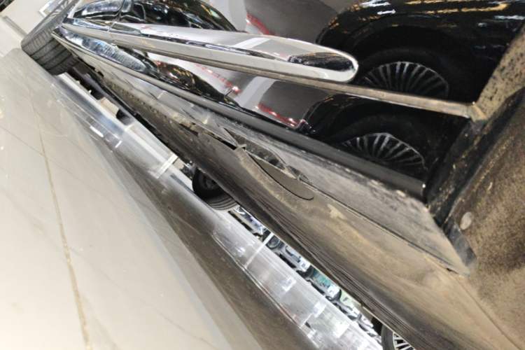 Used VOYAH Dream 2025 PHEV Four-Wheel Drive Prestige Qiankun Edition Left Side Sill