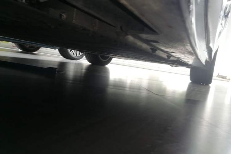 Used VOYAH Dream 2025 PHEV Four-Wheel Drive Prestige Qiankun Edition Left Side Sill