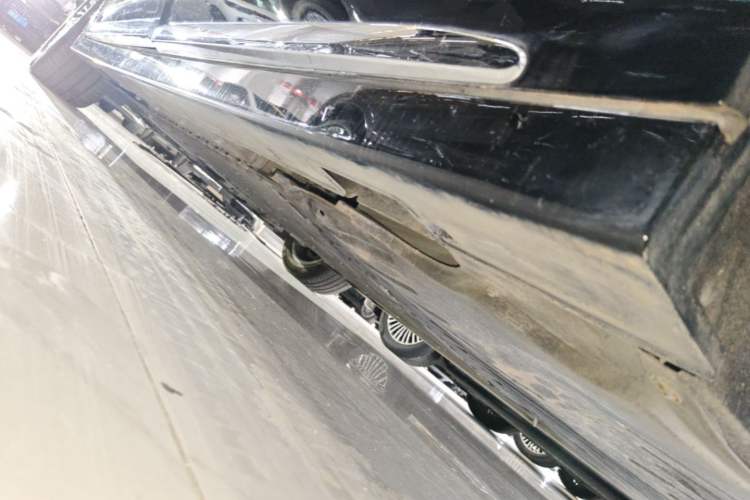 Used VOYAH Dream 2025 PHEV Four-Wheel Drive Prestige Qiankun Edition Left Side Sill