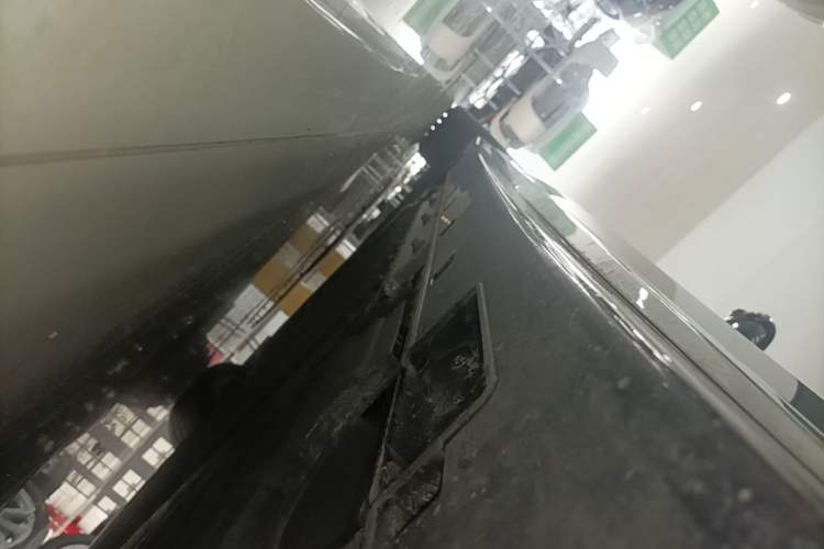 Used VOYAH Dream 2025 PHEV Four-Wheel-Drive Flagship Kunpeng Edition Left Side Sill