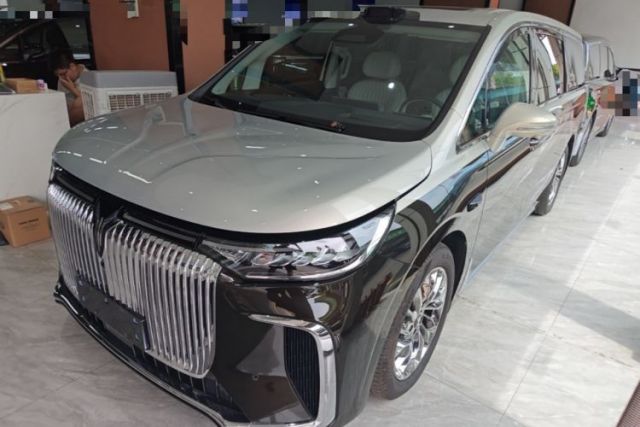 Used VOYAH Dream 2025 EV Four-Wheel-Drive Flagship Qiankun Version