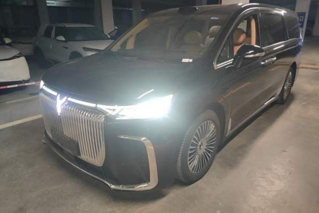 Used VOYAH Dream 2025 PHEV Four-Wheel Drive Excellence Qiankun Edition