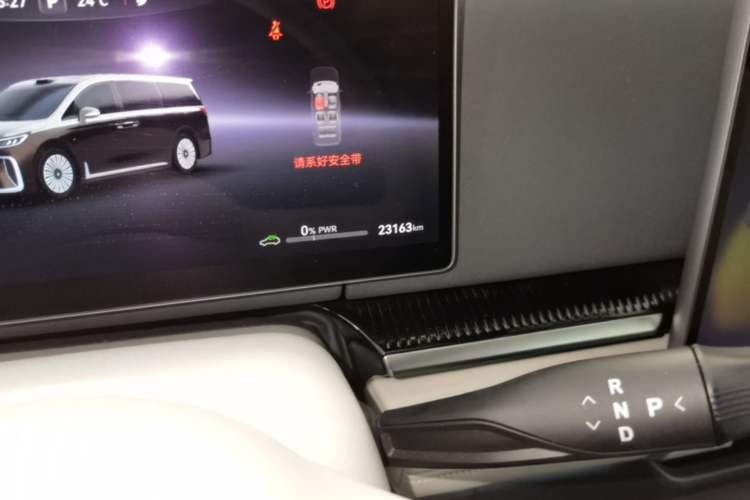 Used VOYAH Dream 2025 PHEV Four-Wheel-Drive Flagship Version – Qiankun Edition Odometer Close Up