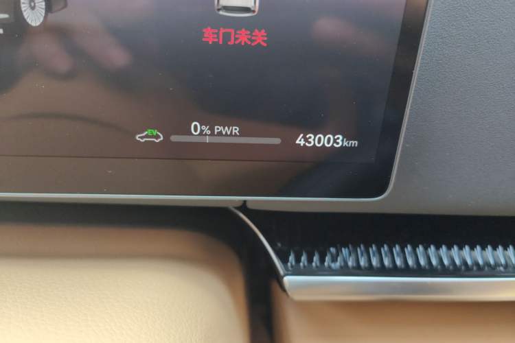 Used VOYAH Dream 2025 PHEV Four-Wheel-Drive Flagship Version – Qiankun Edition Odometer Close Up