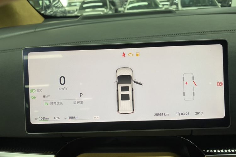 Used VOYAH Dream 2025 PHEV Four-Wheel-Drive Flagship Kunpeng Edition Odometer Close Up
