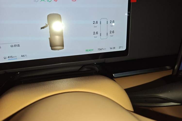 Used VOYAH Dream 2025 PHEV Four-Wheel Drive Excellence Kunpeng Edition Odometer Close Up