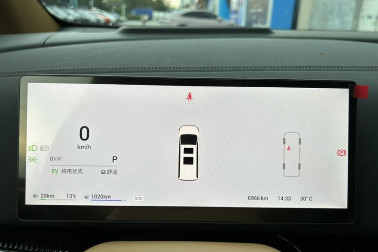 Used VOYAH Dream 2025 PHEV Four-Wheel Drive Prestige Kunpeng Edition Odometer Close Up