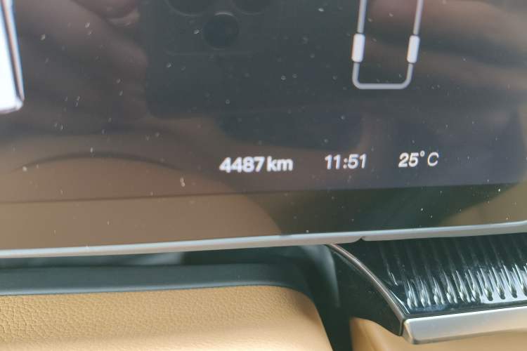 Used VOYAH Dream 2025 PHEV Four-Wheel Drive Prestige Kunpeng Edition Odometer Close Up