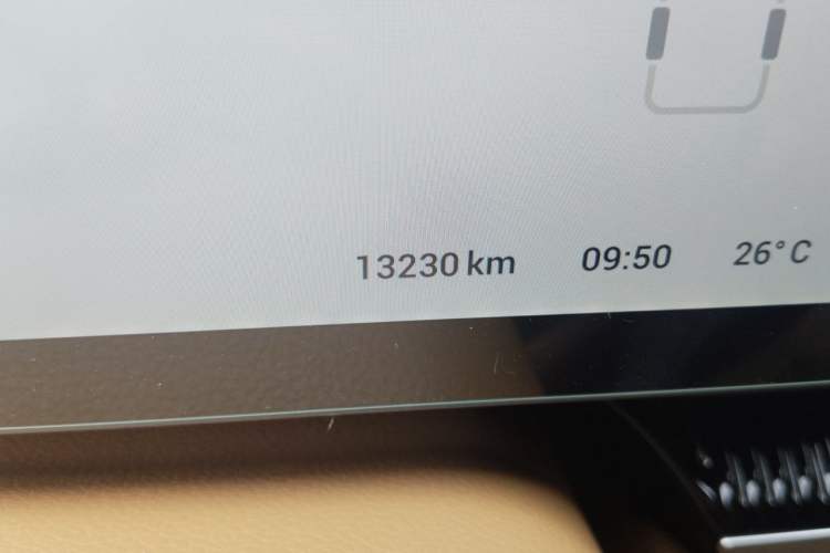 Used VOYAH Dream 2025 PHEV Four-Wheel Drive Excellence Kunpeng Edition Odometer Close Up