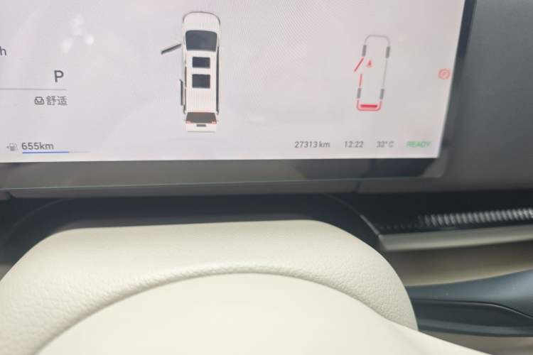 Used VOYAH Dream 2025 PHEV Four-Wheel-Drive Flagship Kunpeng Edition Odometer Close Up