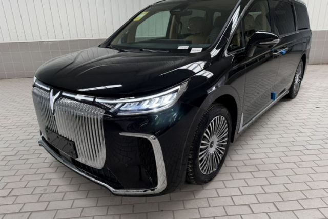Used VOYAH Dream 2025 PHEV Four-Wheel Drive Excellence Kunpeng Edition