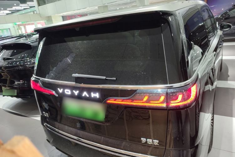 Used VOYAH Dream 2025 PHEV Four-Wheel-Drive Flagship Version – Qiankun Edition Rear