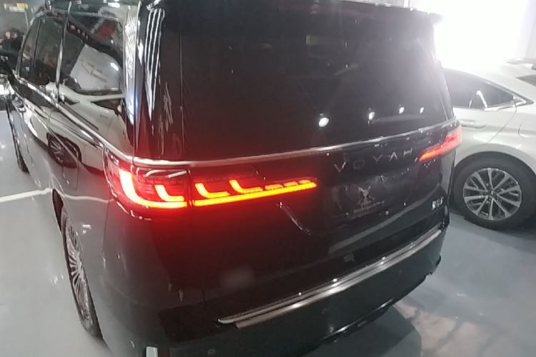 Used VOYAH Dream 2025 PHEV Four-Wheel-Drive Flagship Version – Qiankun Edition Rear