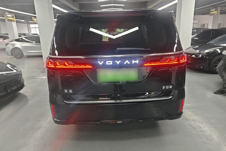 Used VOYAH Dream 2025 EV Four-Wheel Drive Prestige Kunpeng Edition Rear