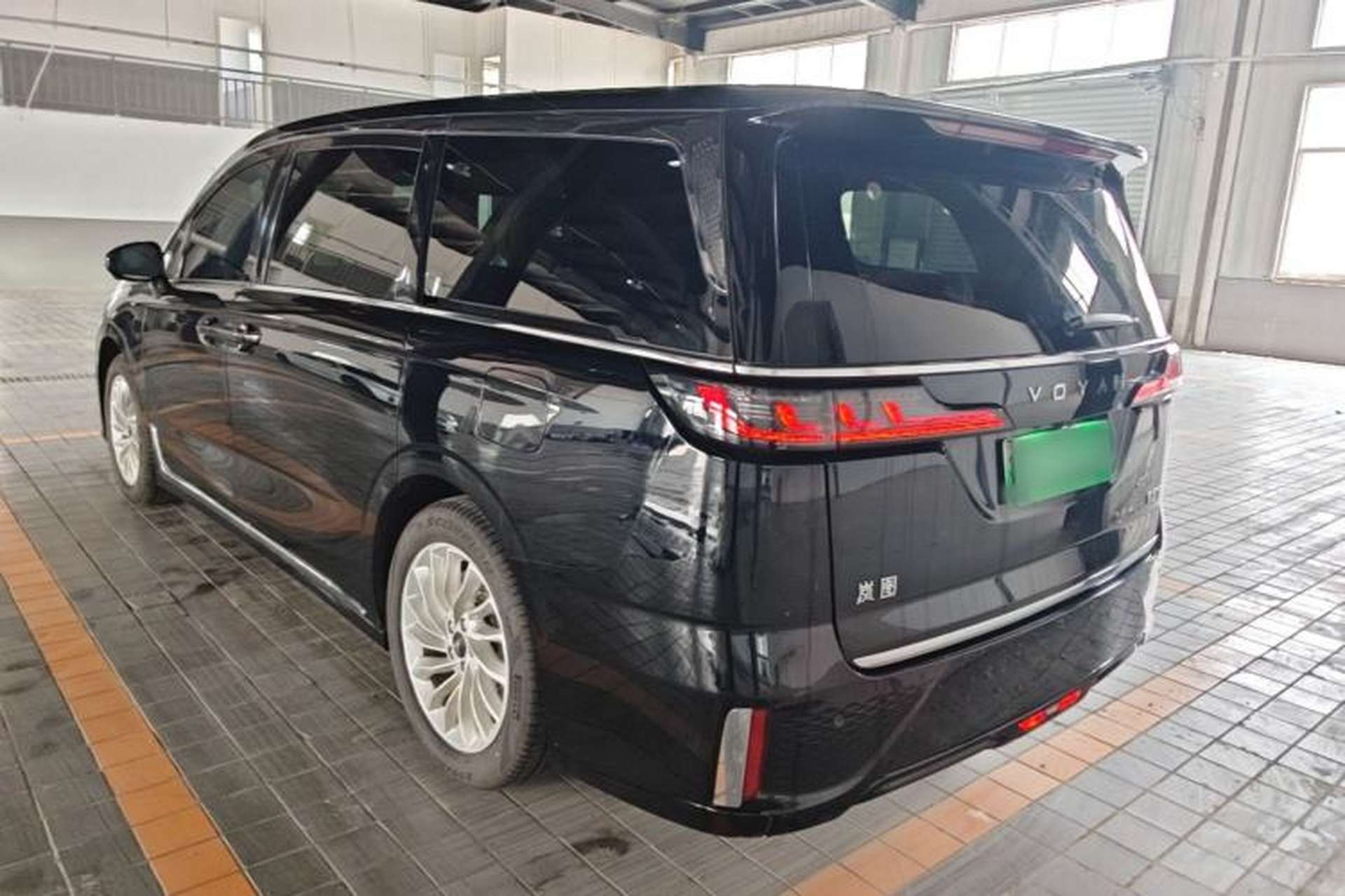 Used VOYAH Dream 2025 PHEV Four-Wheel Drive Excellence Kunpeng Edition Rear Left 45 Deg