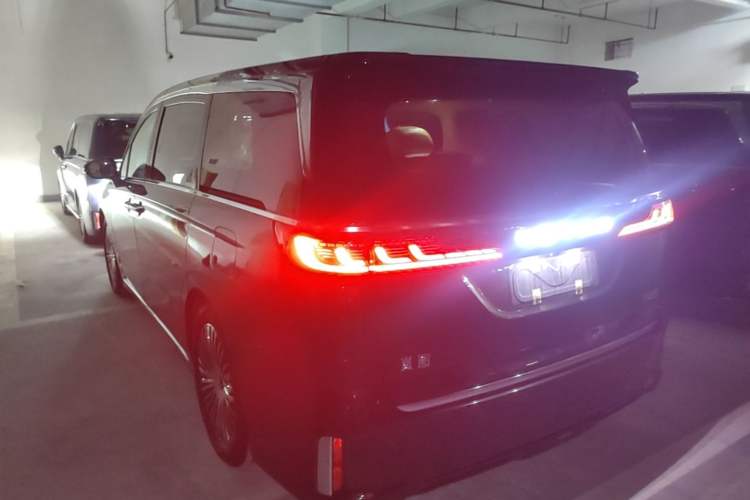 Used VOYAH Dream 2025 PHEV Four-Wheel-Drive Flagship Kunpeng Edition Rear Left 45 Deg
