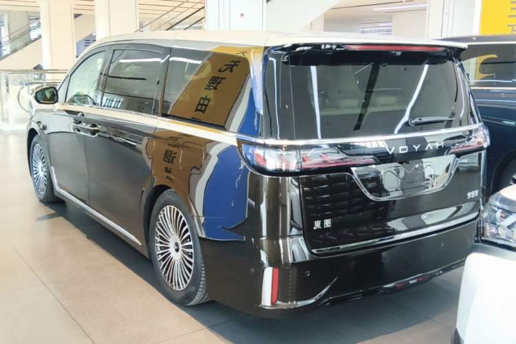Used VOYAH Dream 2025 PHEV Four-Wheel-Drive Flagship Version – Qiankun Edition Rear Left 45 Deg