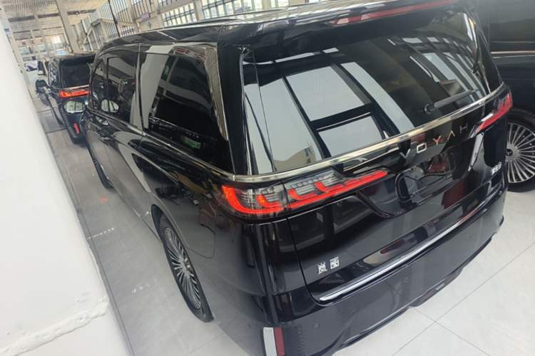 Used VOYAH Dream 2025 PHEV Four-Wheel-Drive Flagship Kunpeng Edition Rear Left 45 Deg