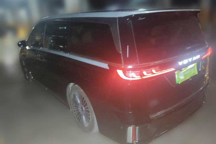 Used VOYAH Dream 2025 PHEV Four-Wheel-Drive Flagship Version – Qiankun Edition Rear Left 45 Deg