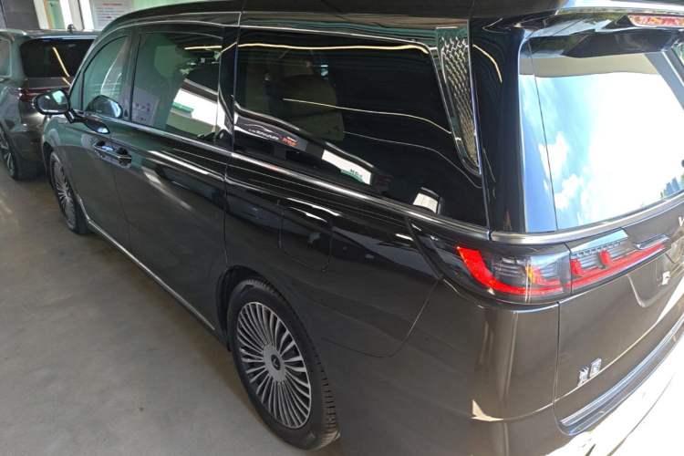 Used VOYAH Dream 2025 PHEV Four-Wheel-Drive Flagship Kunpeng Edition Rear Left 45 Deg