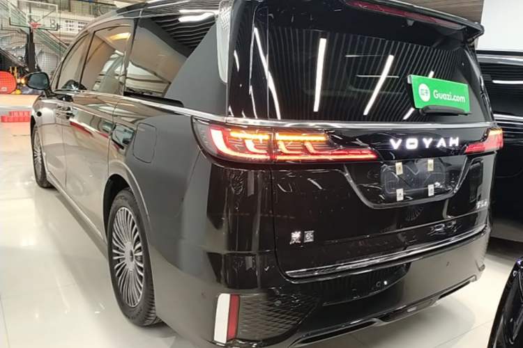 Used VOYAH Dream 2025 PHEV Four-Wheel-Drive Flagship Version – Qiankun Edition Rear Left 45 Deg
