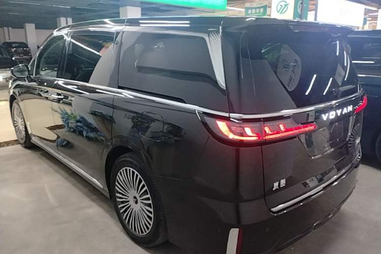 Used VOYAH Dream 2025 PHEV Four-Wheel Drive Prestige Kunpeng Edition Rear Left 45 Deg