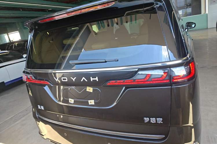 Used VOYAH Dream 2025 PHEV Four-Wheel-Drive Flagship Kunpeng Edition Rear