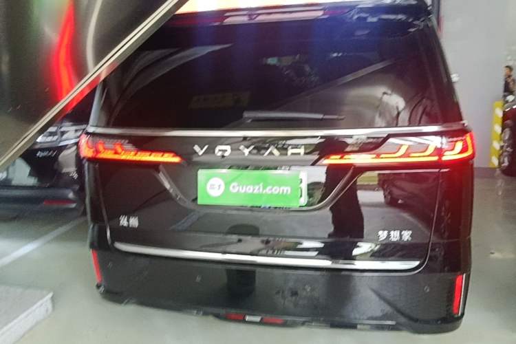 Used VOYAH Dream 2025 PHEV Four-Wheel Drive Prestige Kunpeng Edition Rear