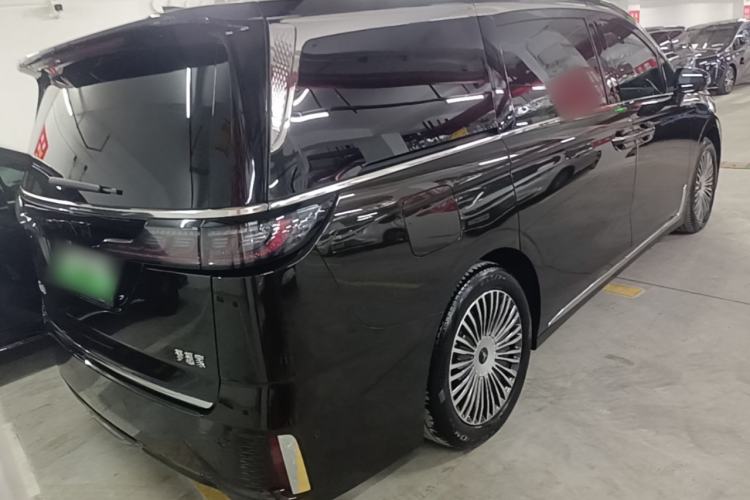 Used VOYAH Dream 2025 PHEV Four-Wheel-Drive Flagship Kunpeng Edition Rear Right 45 Deg