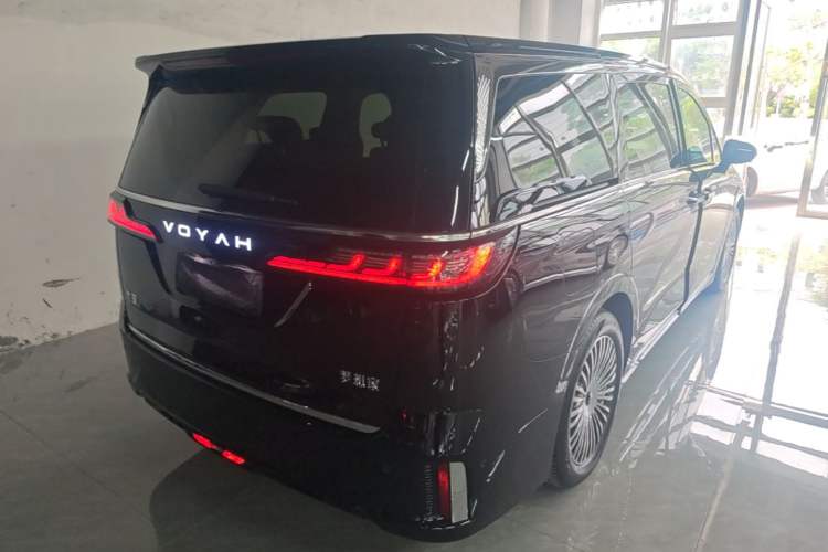 Used VOYAH Dream 2025 PHEV Four-Wheel Drive Prestige Kunpeng Edition Rear Right 45 Deg
