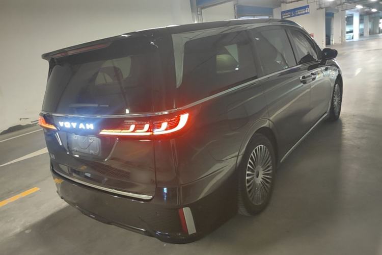 Used VOYAH Dream 2025 PHEV Four-Wheel-Drive Flagship Kunpeng Edition Rear Right 45 Deg