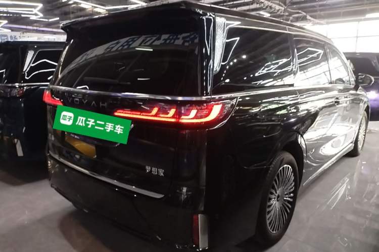 Used VOYAH Dream 2025 PHEV Four-Wheel-Drive Flagship Kunpeng Edition Rear Right 45 Deg