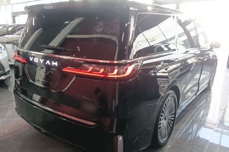 Used VOYAH Dream 2025 PHEV Four-Wheel-Drive Flagship Kunpeng Edition Rear Right 45 Deg