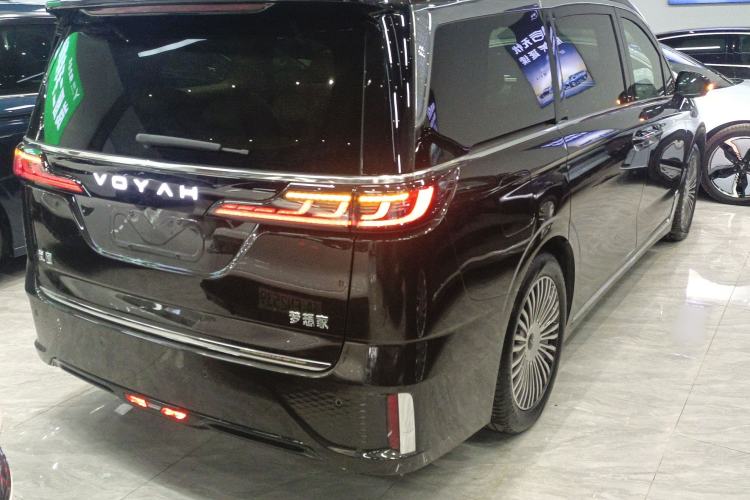 Used VOYAH Dream 2025 PHEV Four-Wheel-Drive Flagship Kunpeng Edition Rear Right 45 Deg
